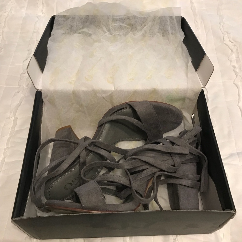 Gorgeous Olivia J Suede Heels Sz8